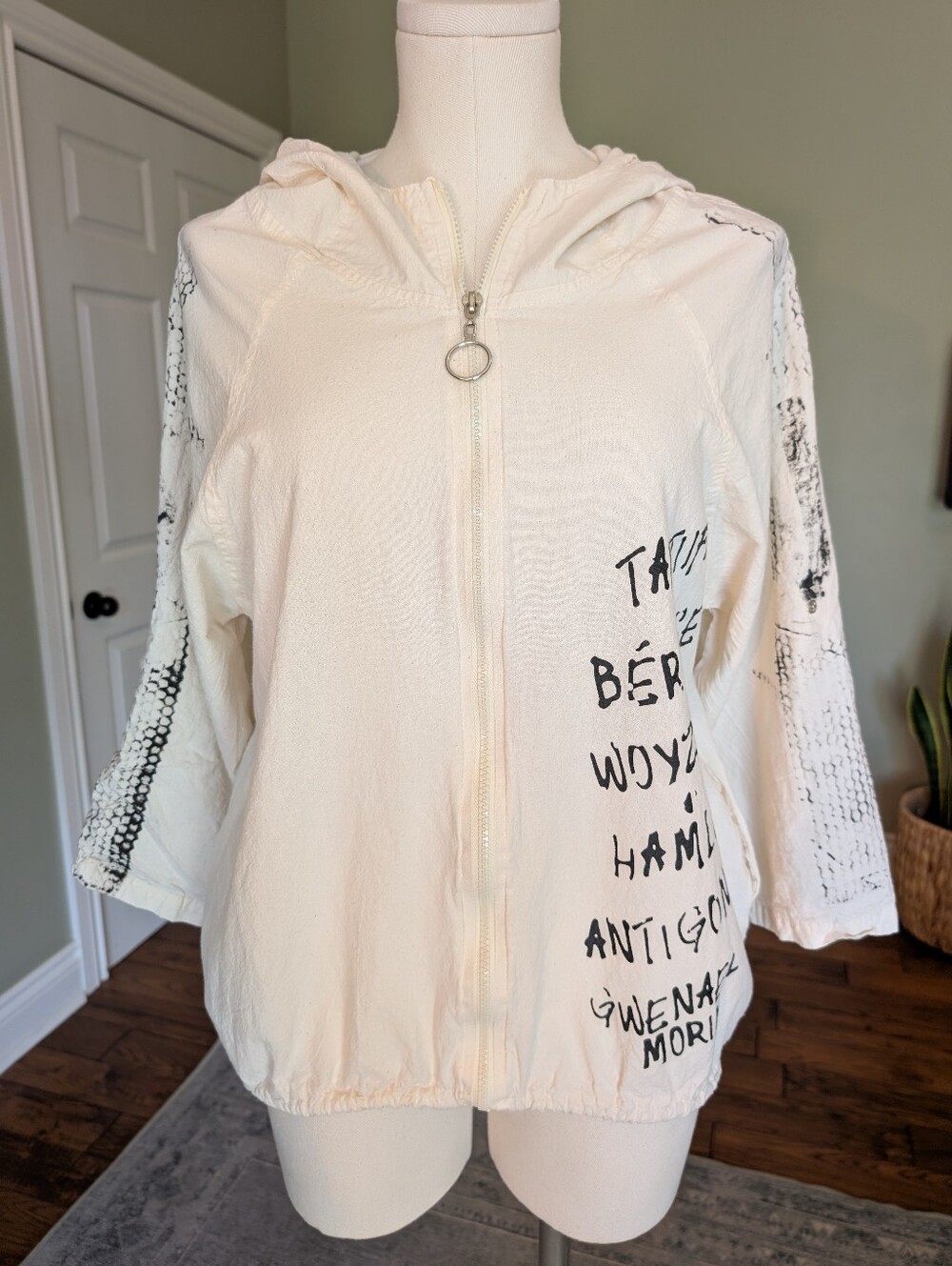 ASIST Collection Graphic Hooded Zip Top  Cream Artsy Cotton Boho Size M